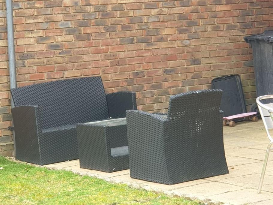 London Luxury 6 Bedroom Family House Sleeps 12 People Parking For 4 Cars Close To Tube. Chigwell Exterior photo